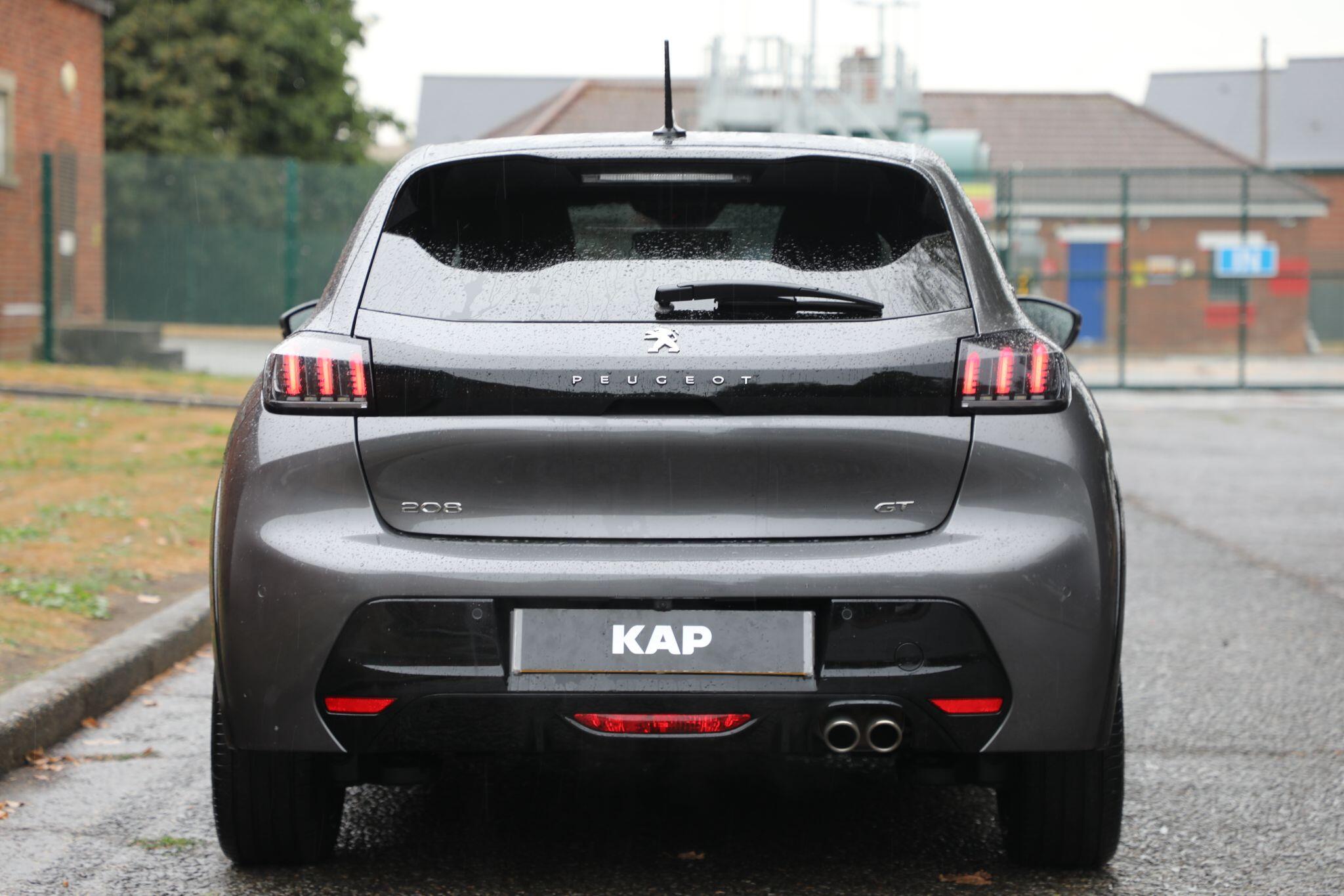 Large vehicle image